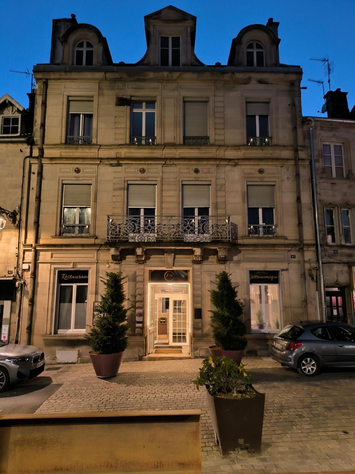 Hotel Le Napoléon Luxeuil-les-Bains Esterno foto