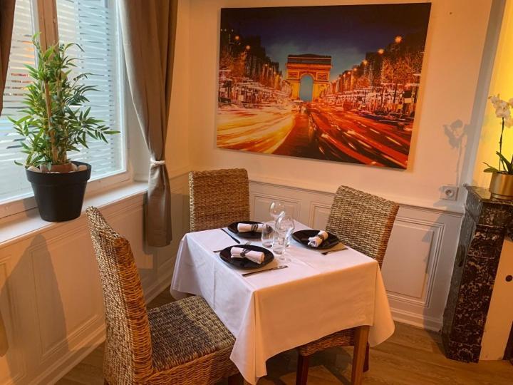 Hotel Le Napoléon Luxeuil-les-Bains Esterno foto