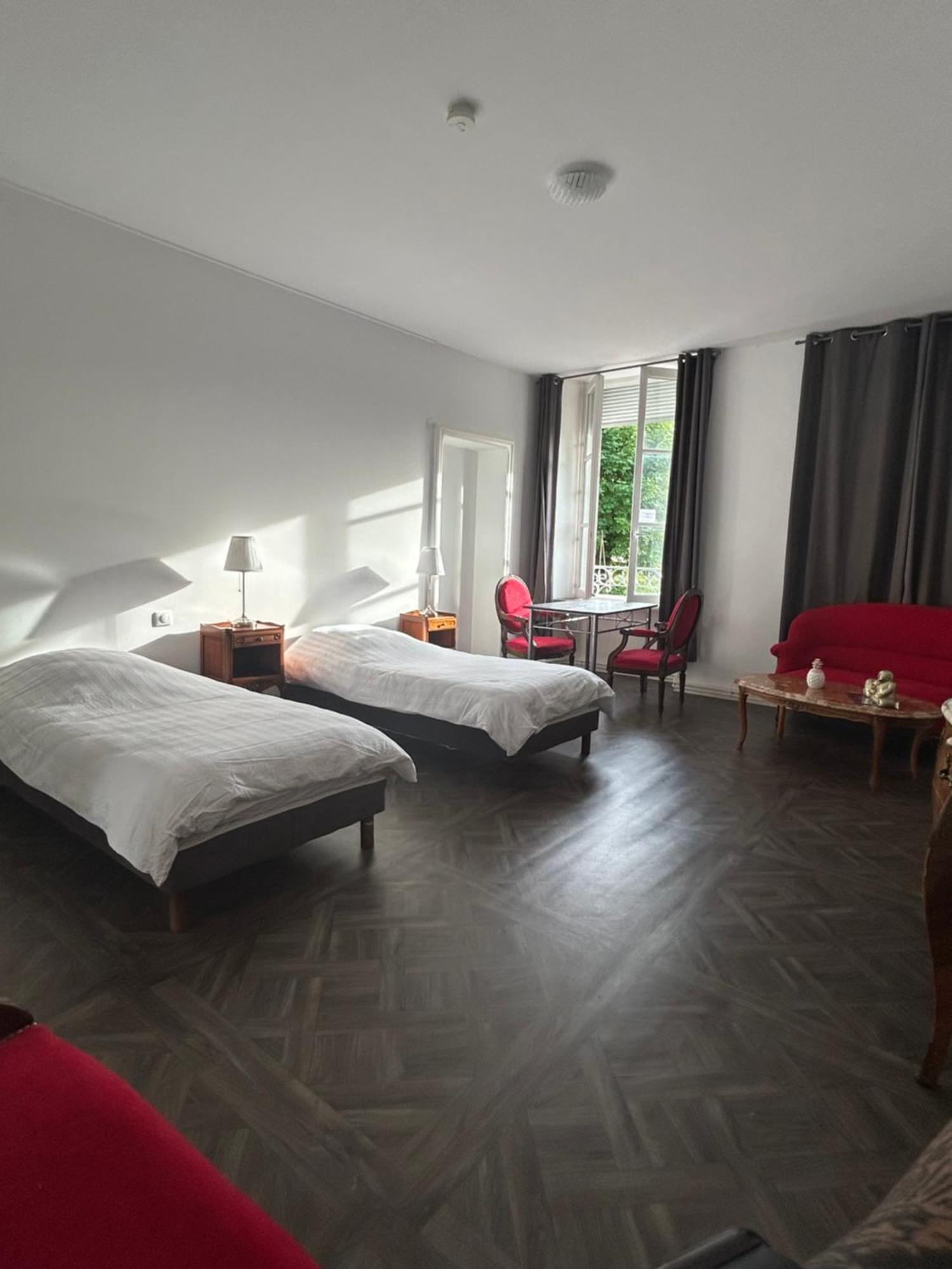 Hotel Le Napoléon Luxeuil-les-Bains Esterno foto